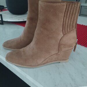 Dolce Vita Tessie Wedge Booties